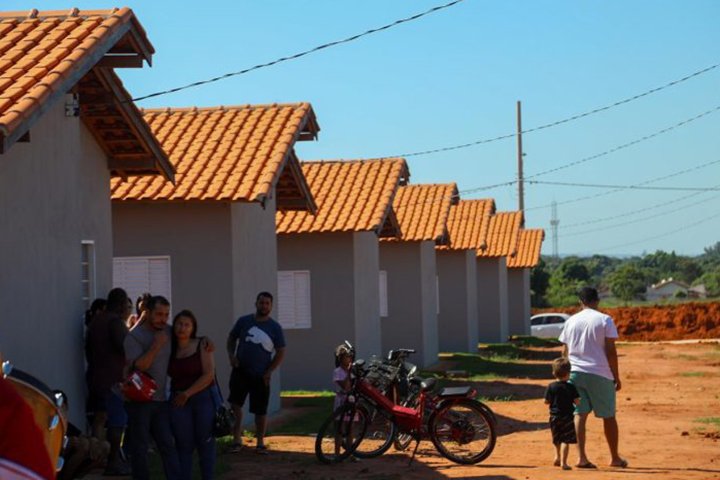Agehab amplia programas habitacionais para famílias com renda de até R$ 8,1 mil