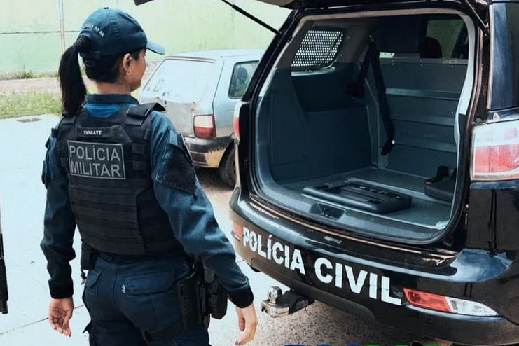 Preso por violência doméstica dias antes, homem volta à casa da ex e acaba detido em Rio Negro
